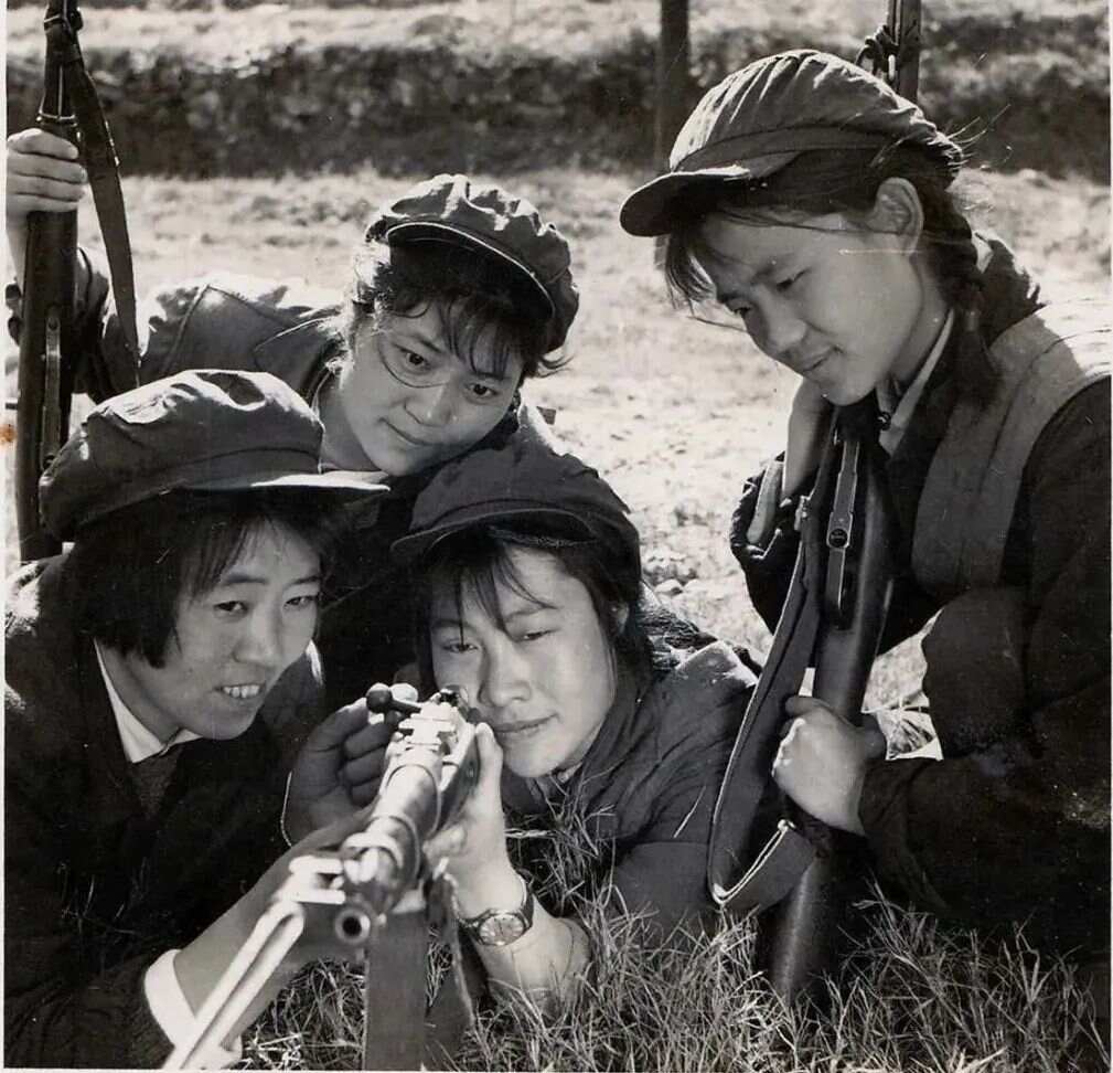 中国女民兵太飒了中国女民兵的风采，英勇飒爽，令人赞叹