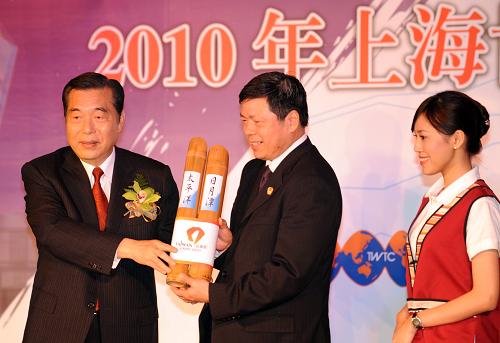 台湾\"馆长\"看完阅兵感叹:这怎么打？台湾馆长观阅兵仪式后感叹，如此雄壮，如何对抗？