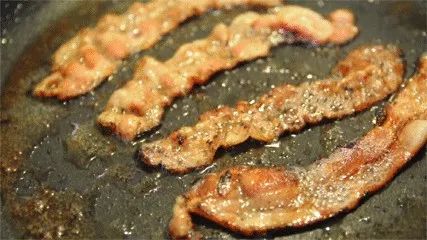 女子用“厨房神器”烤肉致全家中毒